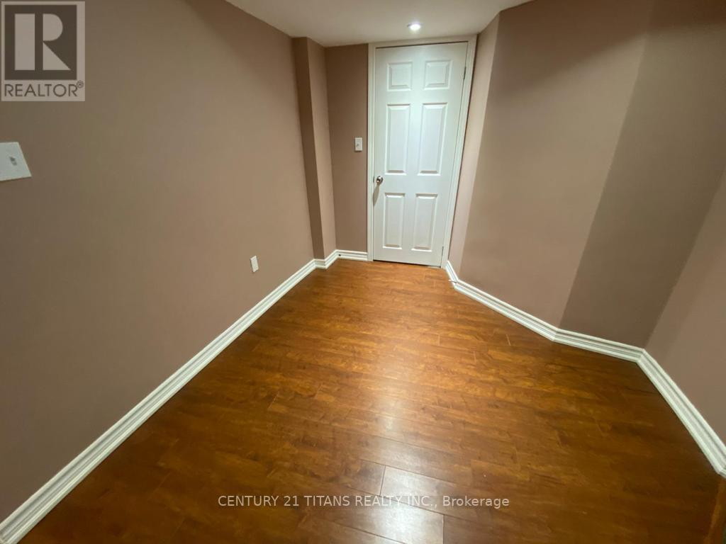 19 LING ST