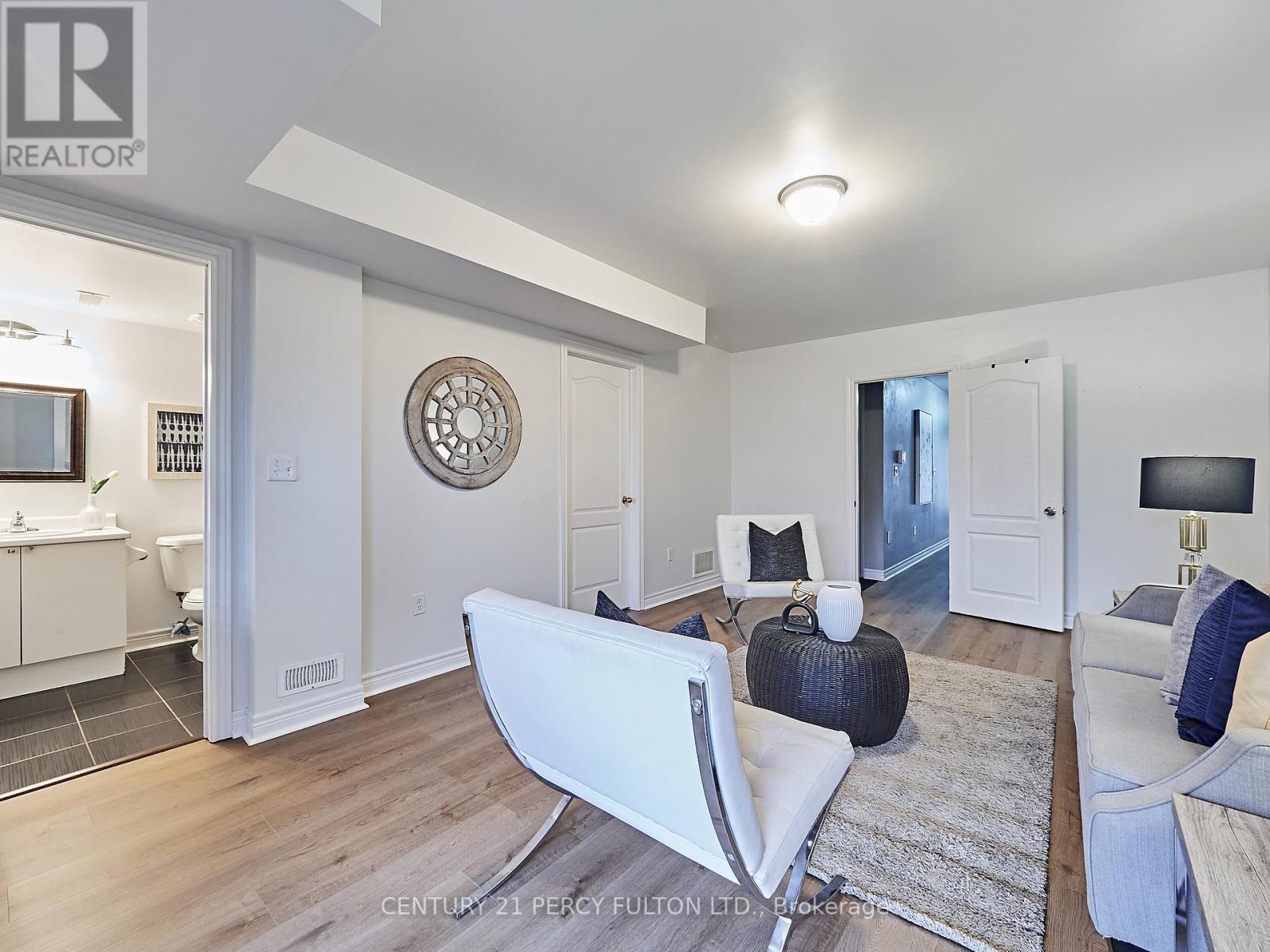 1707 CAROUSEL DR
