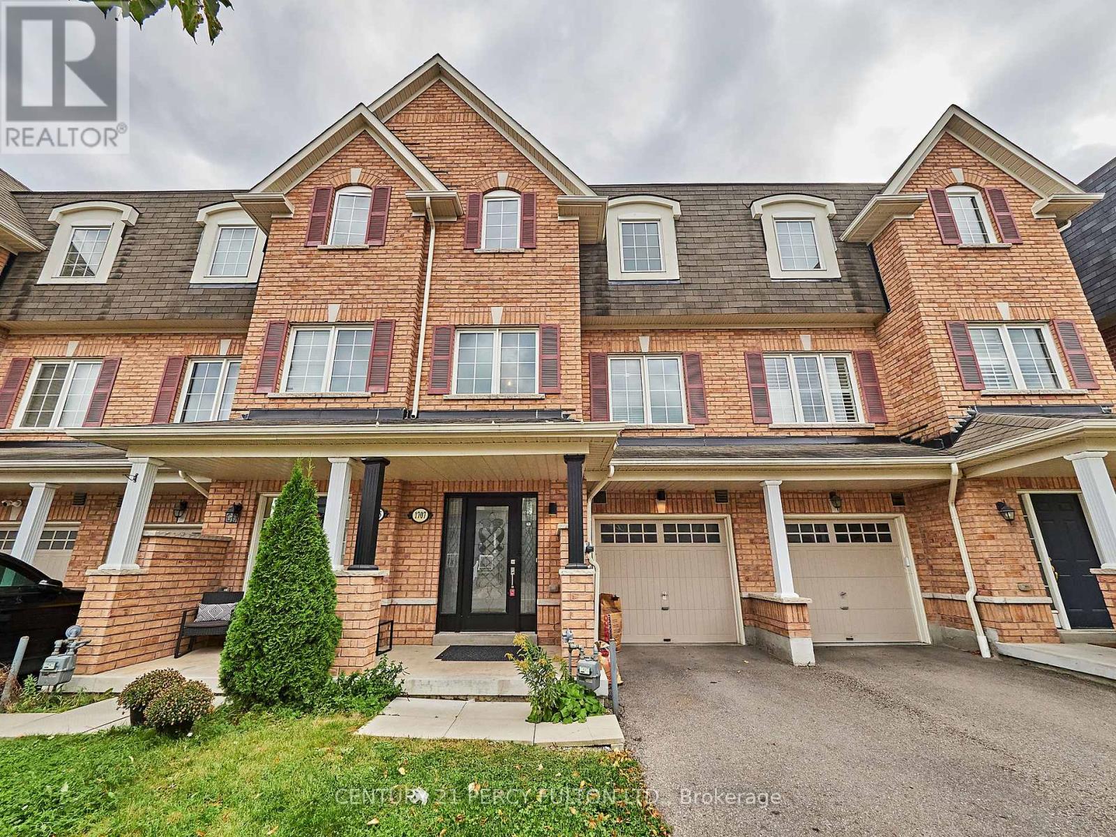1707 CAROUSEL DR