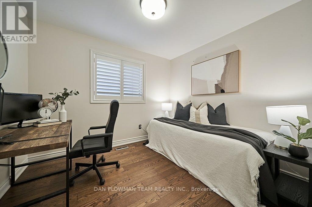 52 WESSEX DR