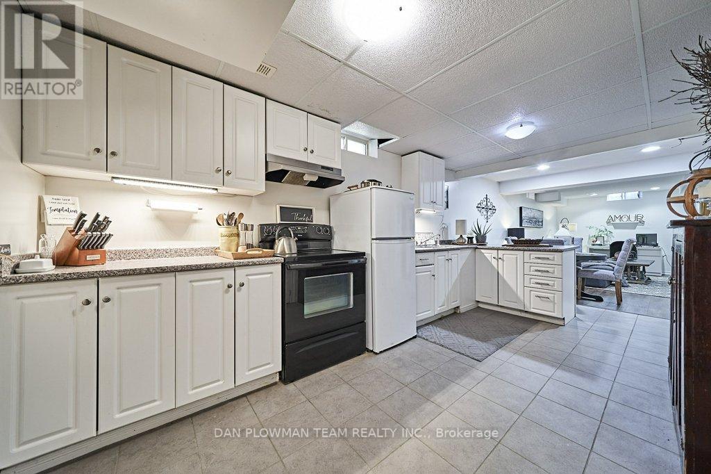 52 WESSEX DR