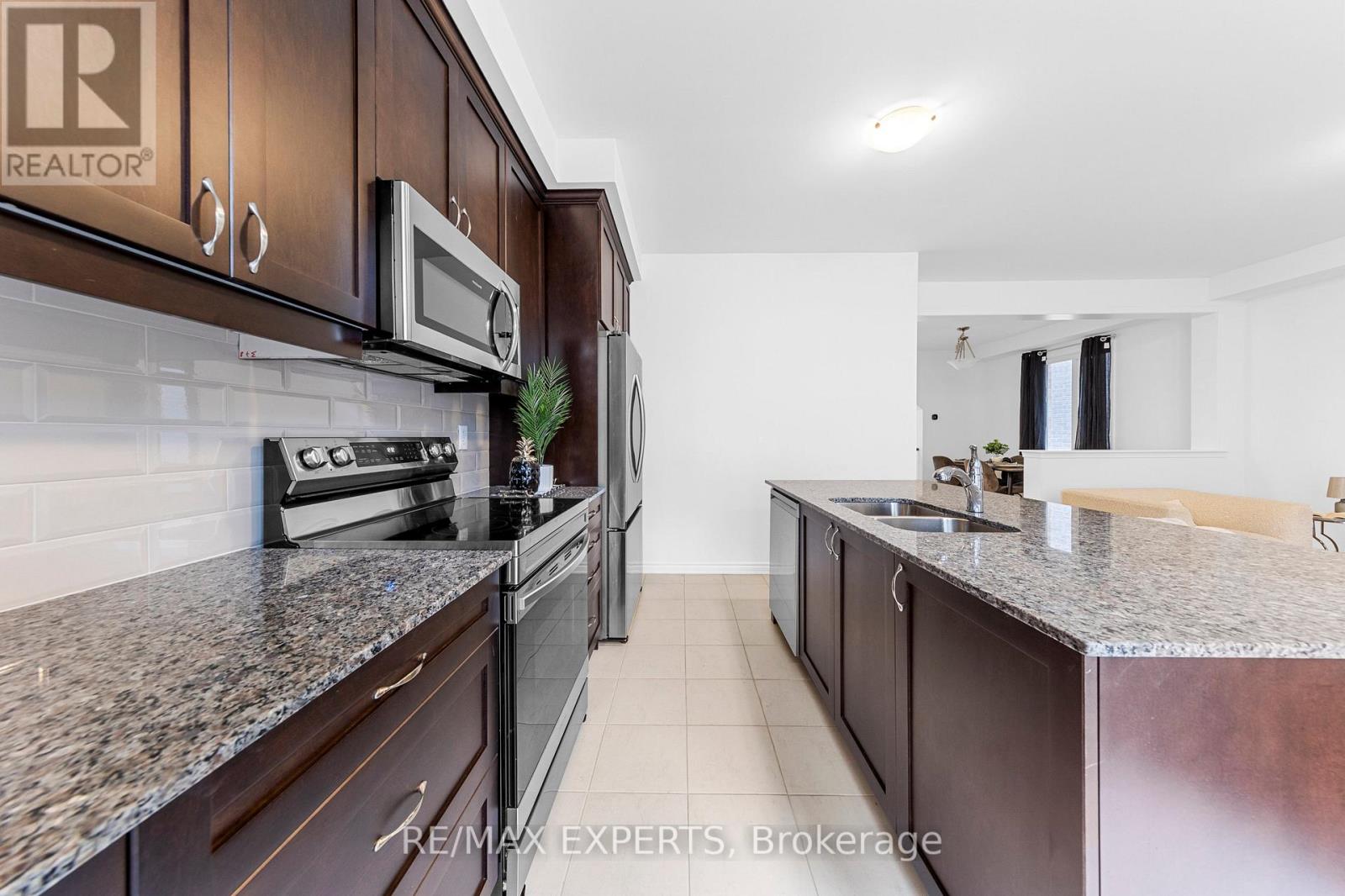 1508 HONEY LOCUST PL