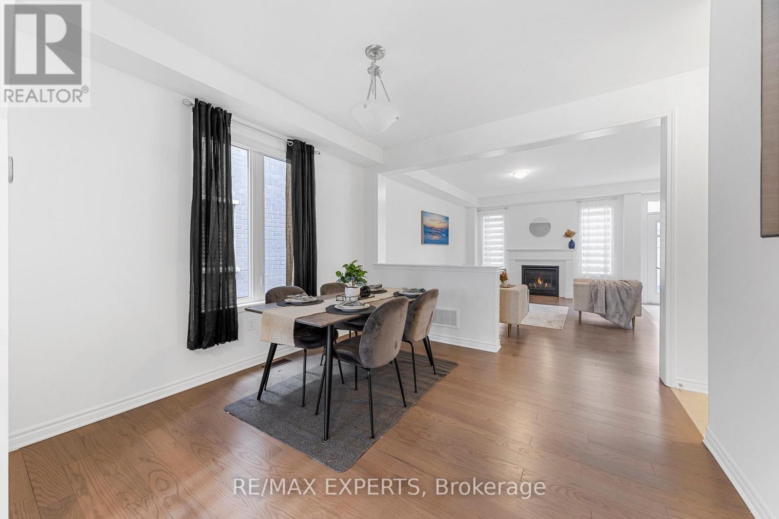 1508 HONEY LOCUST PL