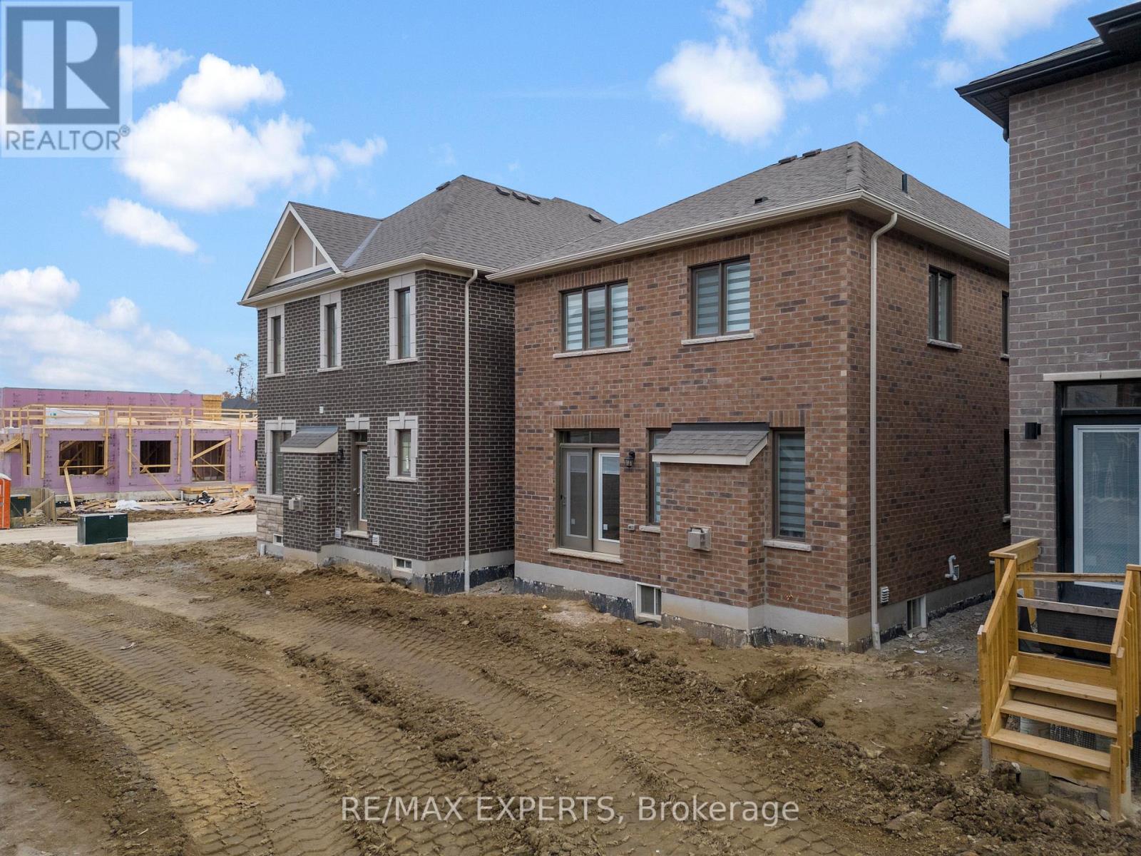 1508 HONEY LOCUST PL