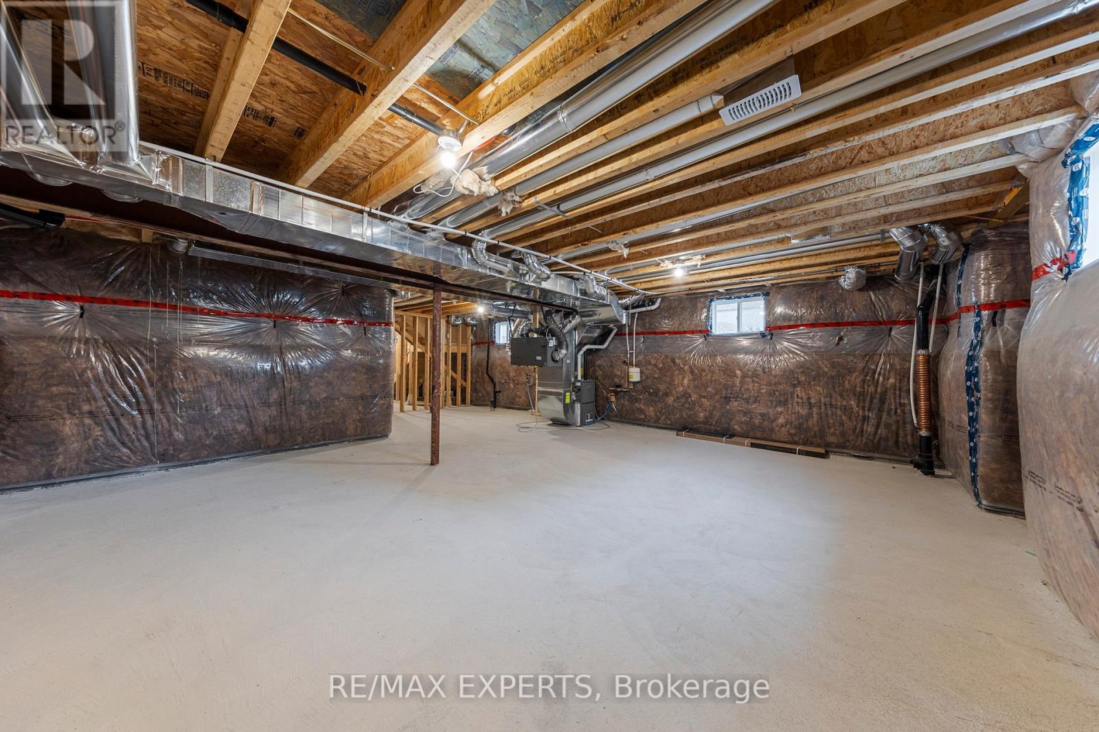 1508 HONEY LOCUST PL
