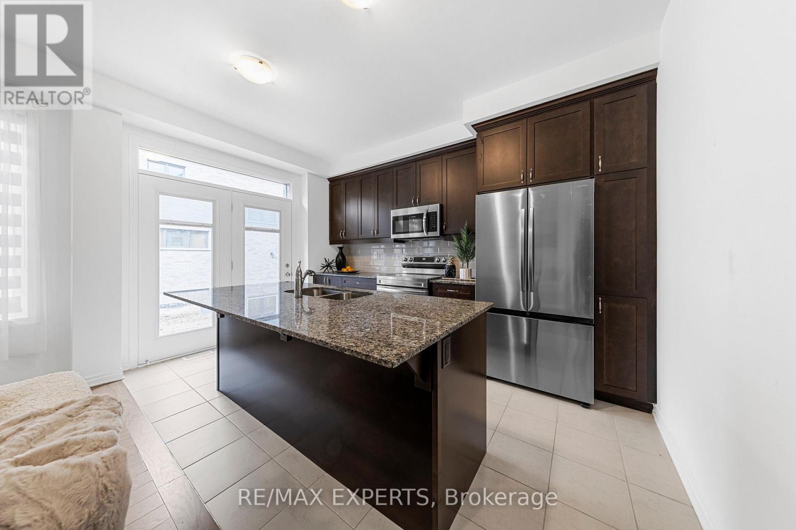 1508 HONEY LOCUST PL
