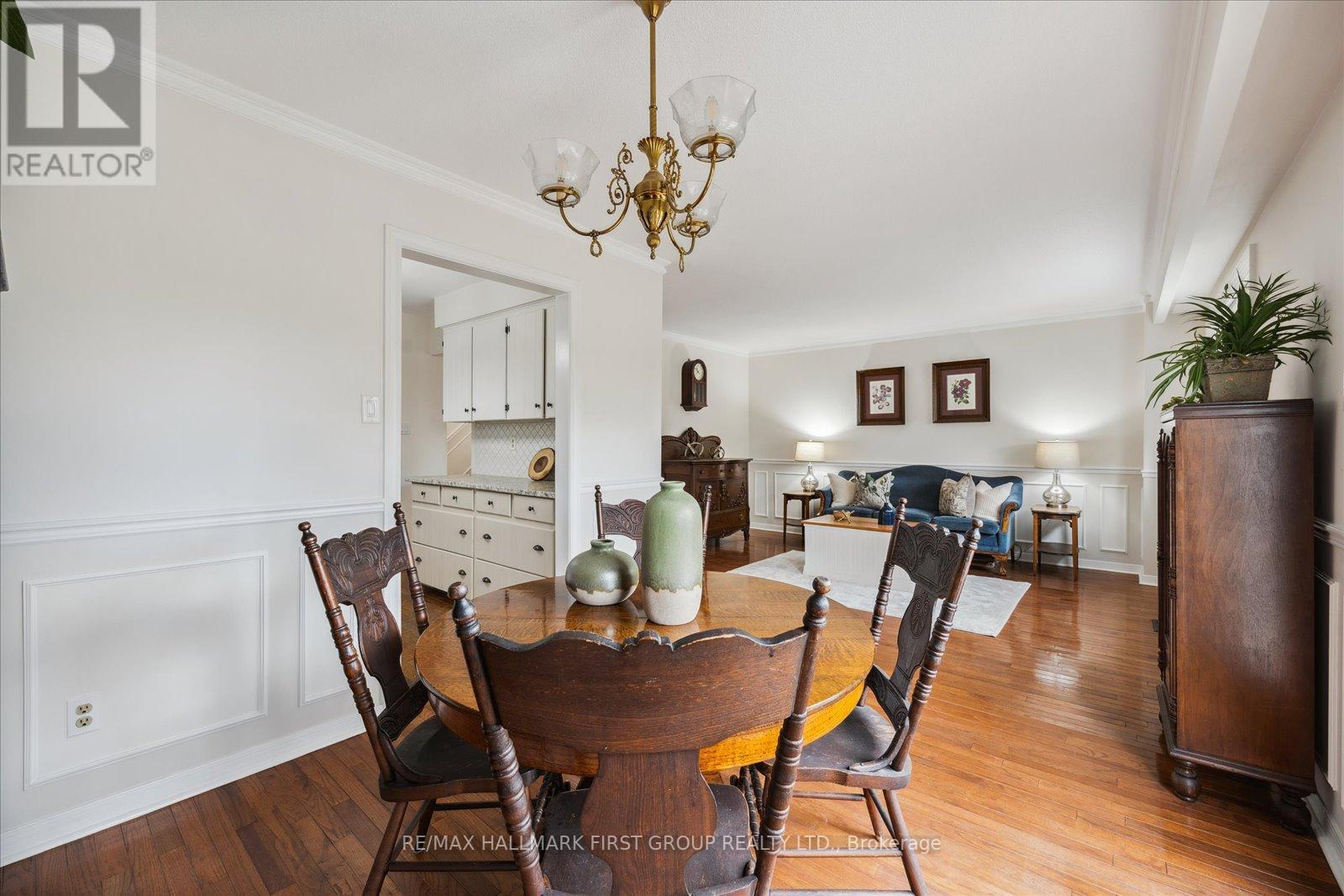610 CREEKVIEW CIRC