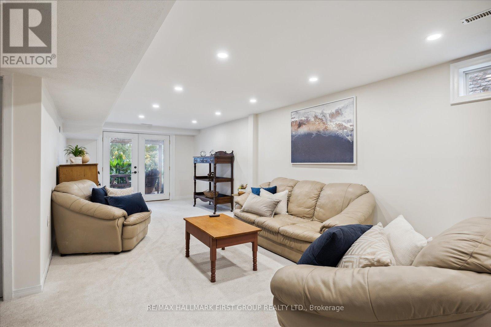 610 CREEKVIEW CIRC