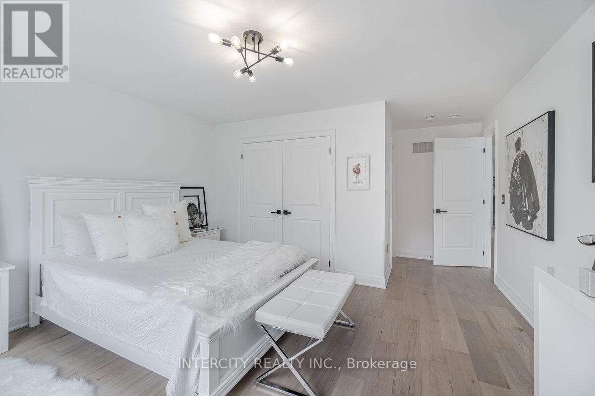 1035 KINGPEAK CRES