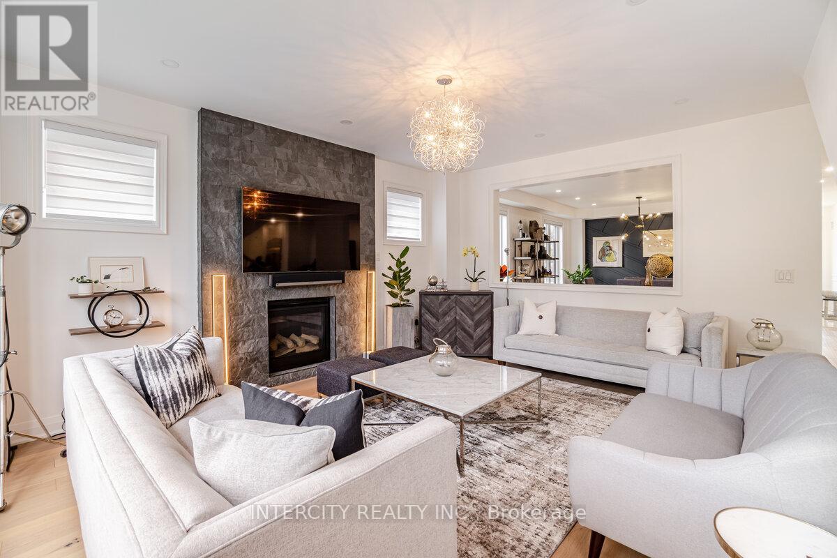 1035 KINGPEAK CRES