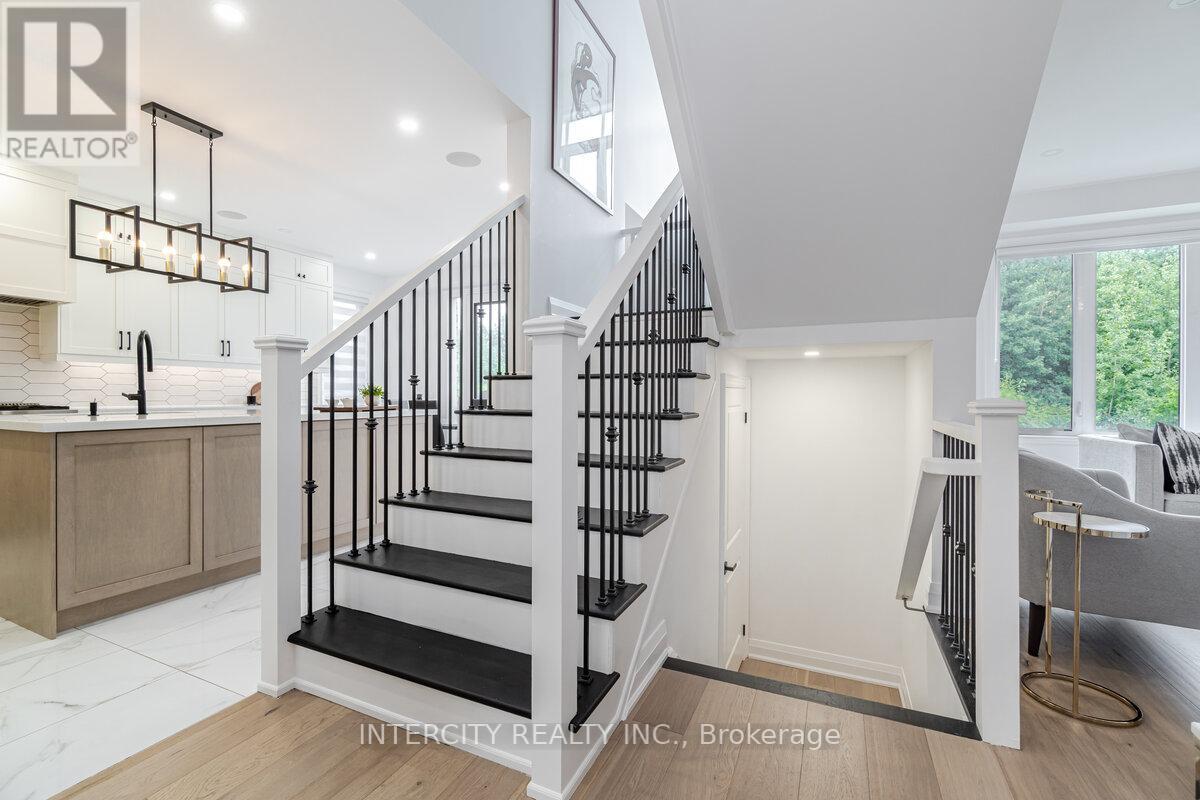 1035 KINGPEAK CRES