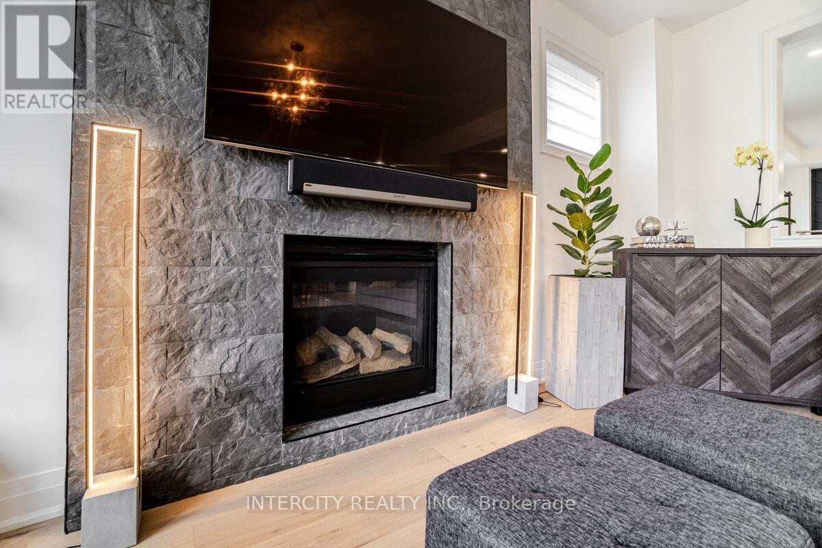 1035 KINGPEAK CRES