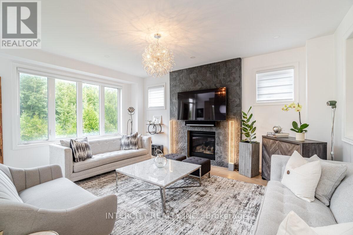 1035 KINGPEAK CRES