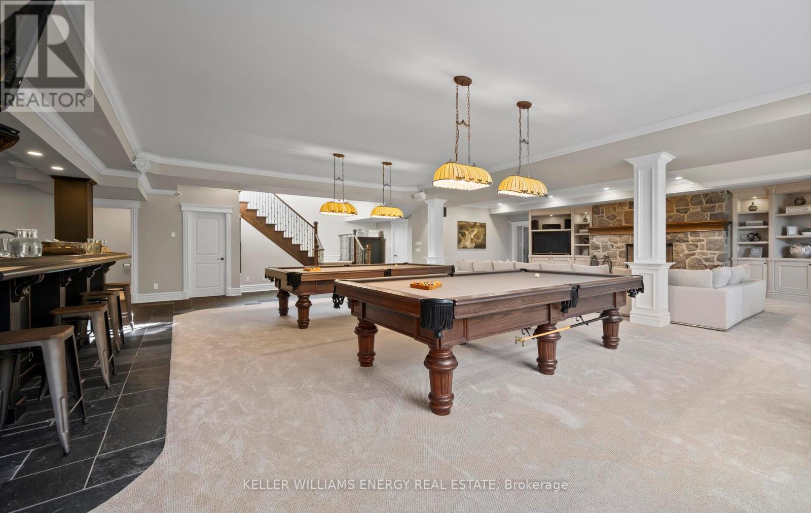960 COLUMBUS RD W