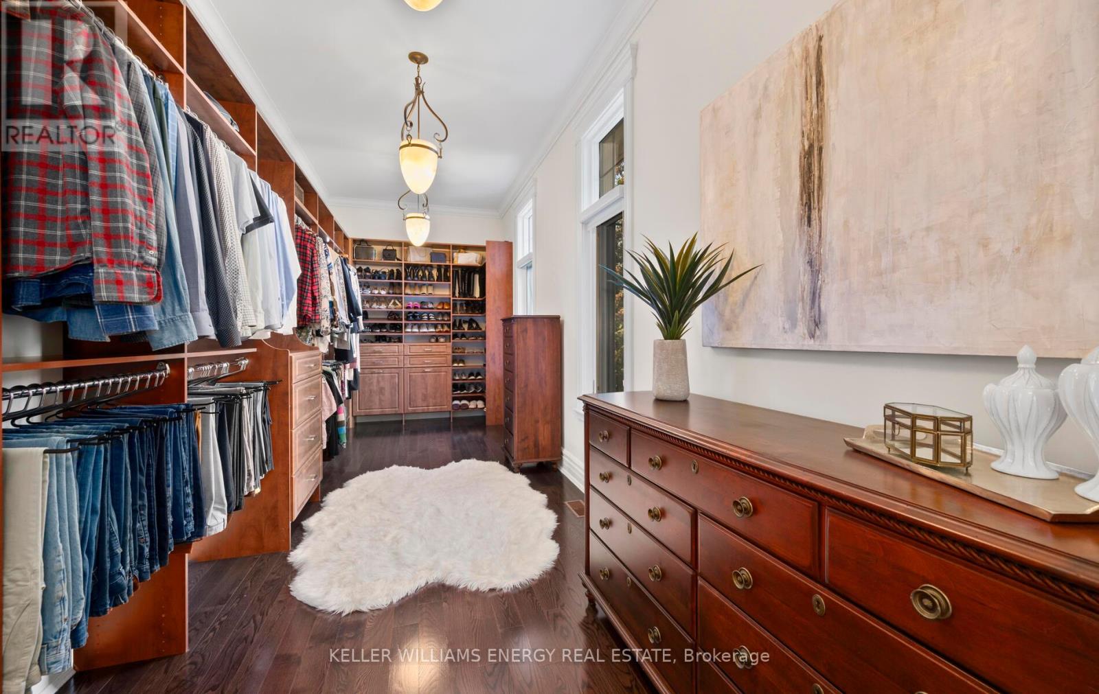 960 COLUMBUS RD W