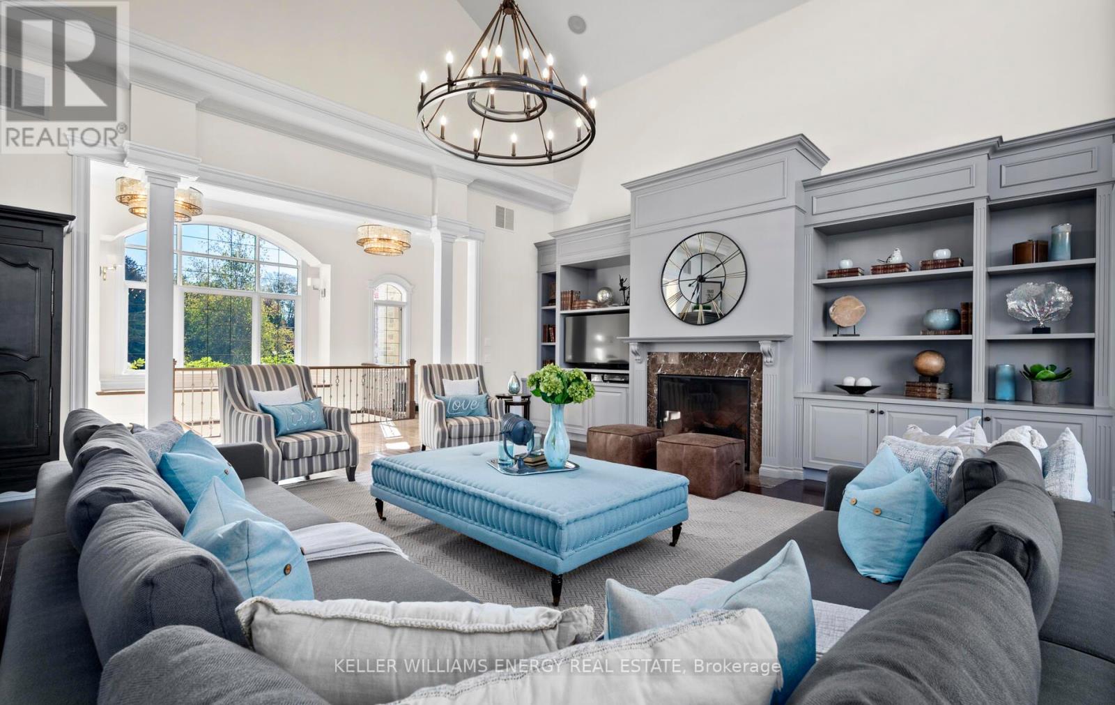 960 COLUMBUS RD W