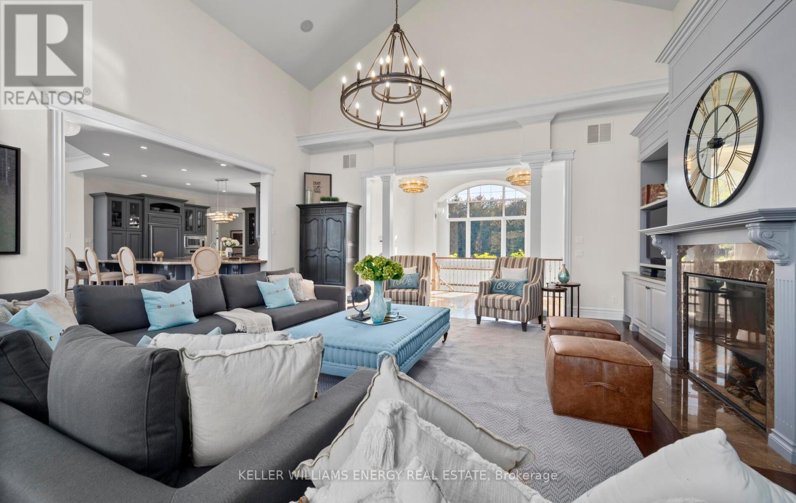 960 COLUMBUS RD W