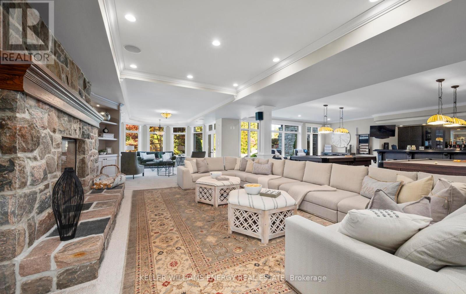 960 COLUMBUS RD W
