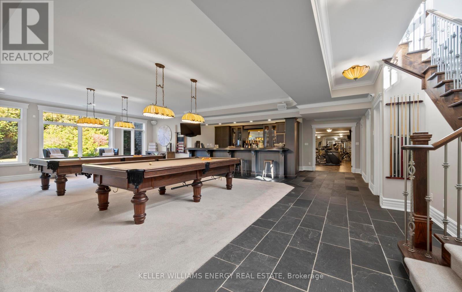 960 COLUMBUS RD W
