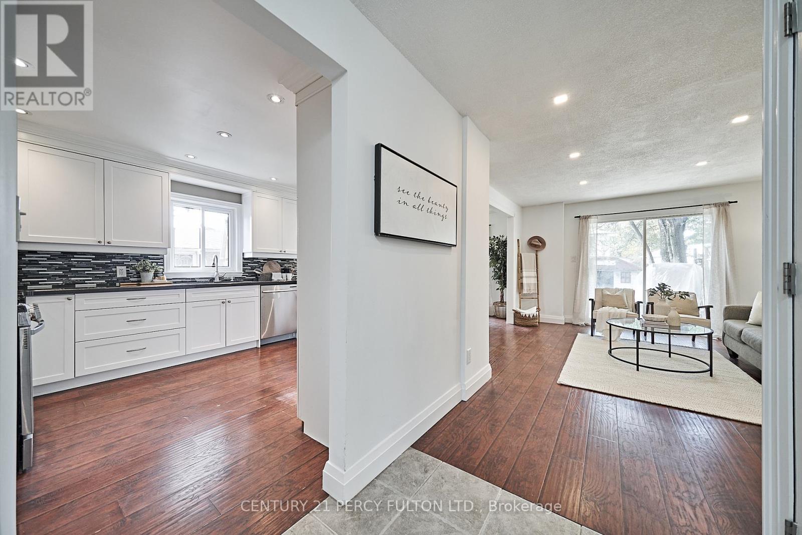882 WEST SHORE BLVD