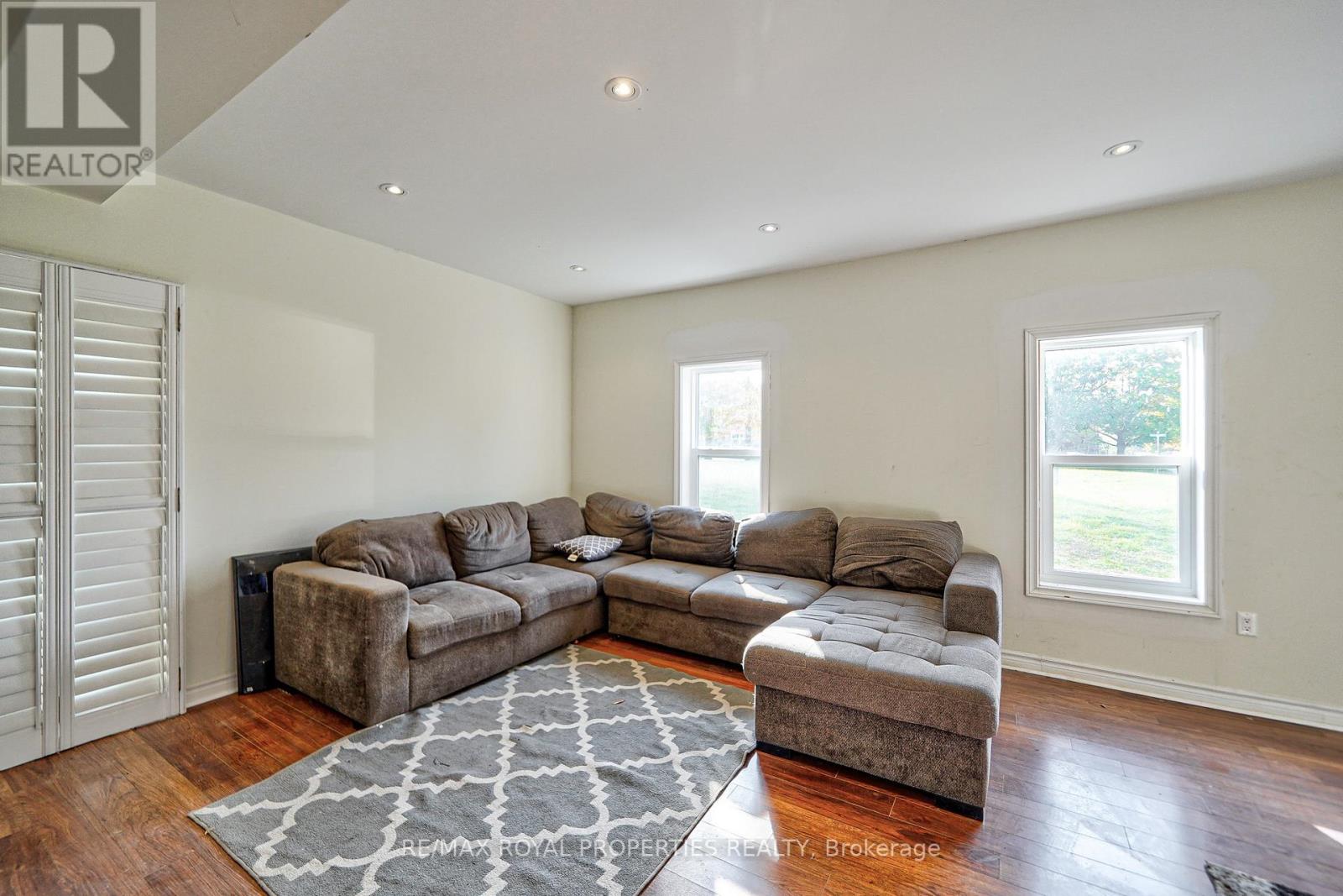 4973 OLD BROCK RD