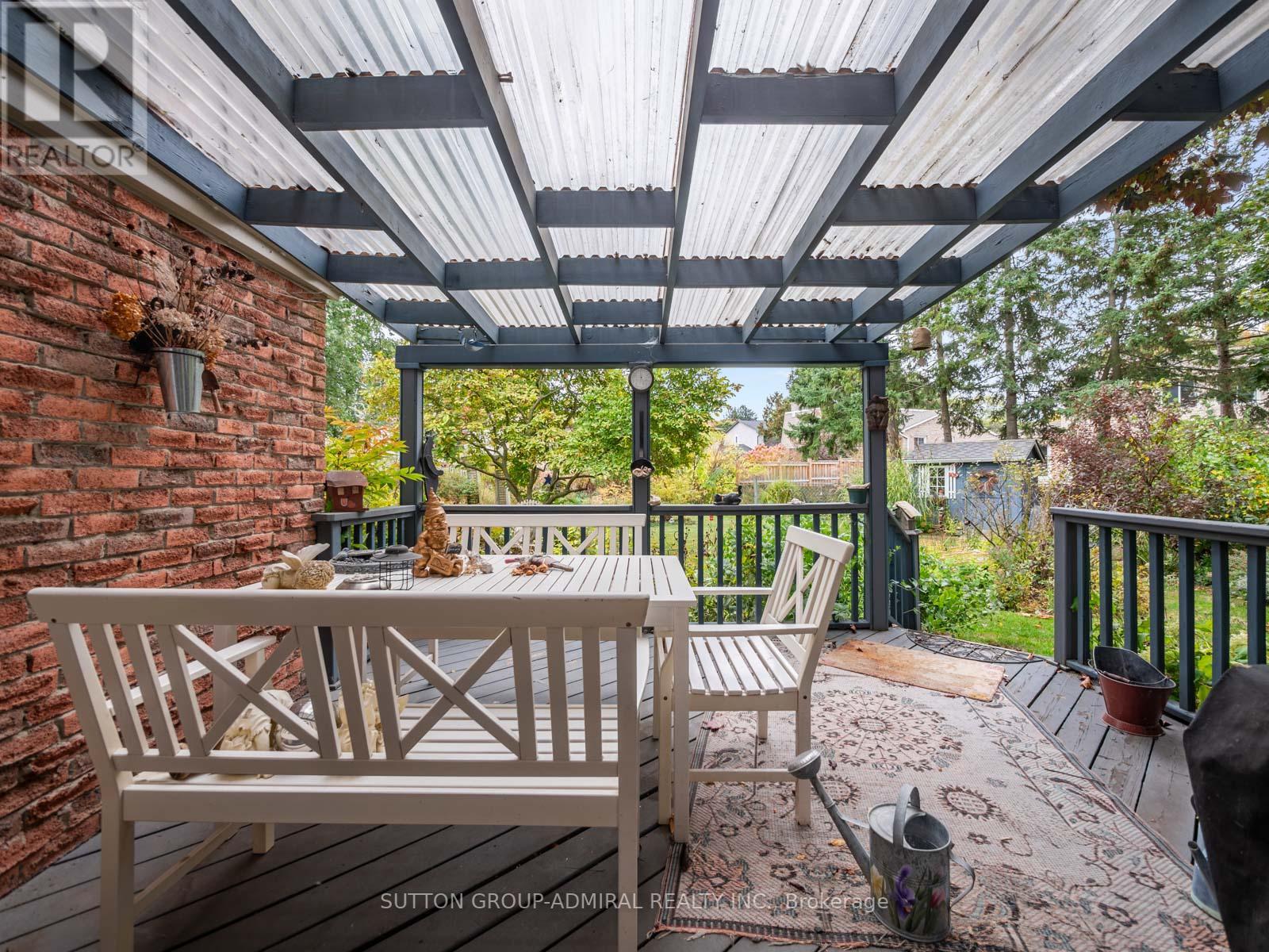 1750 LISTOWELL CRES