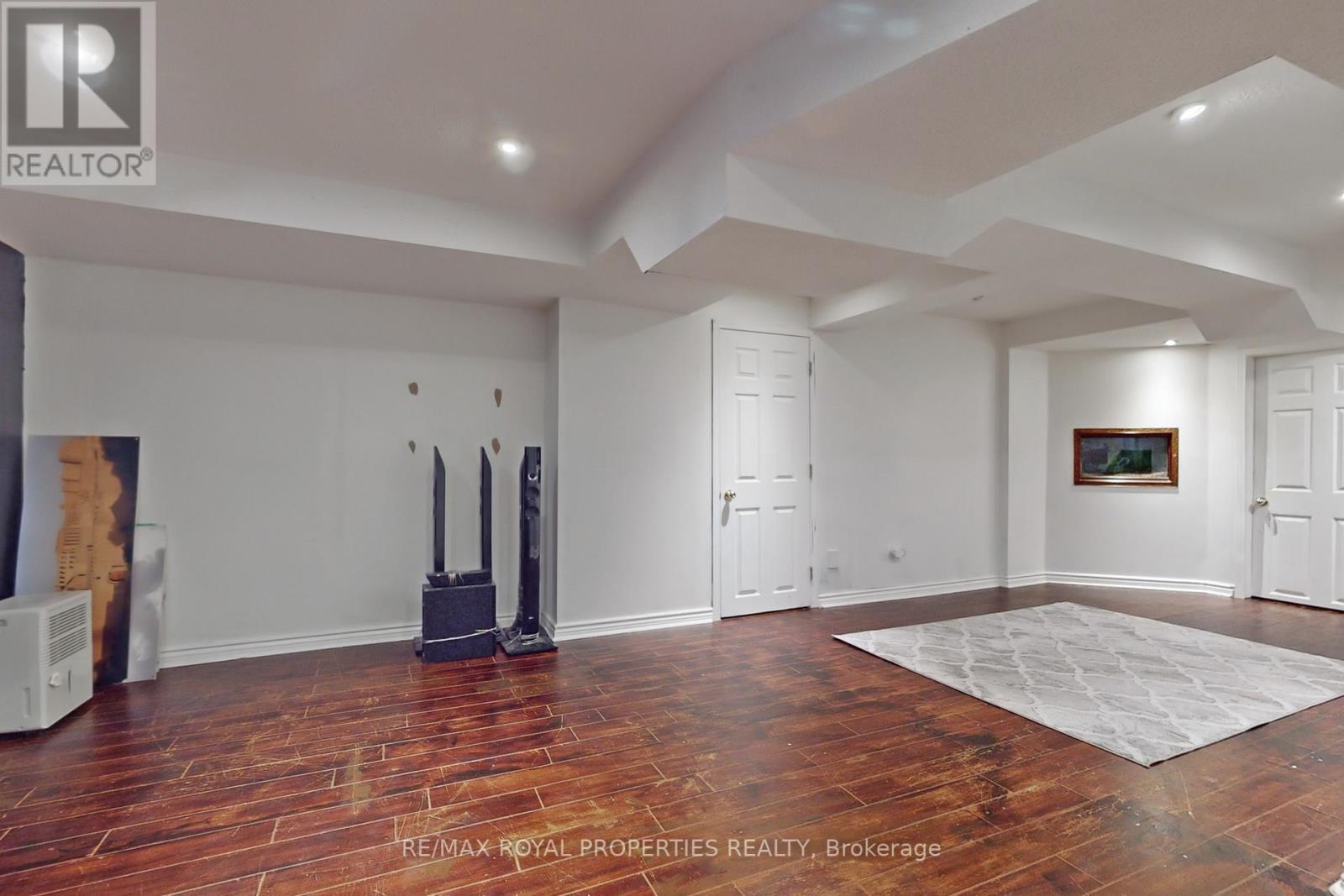 1 HUBBELL DR