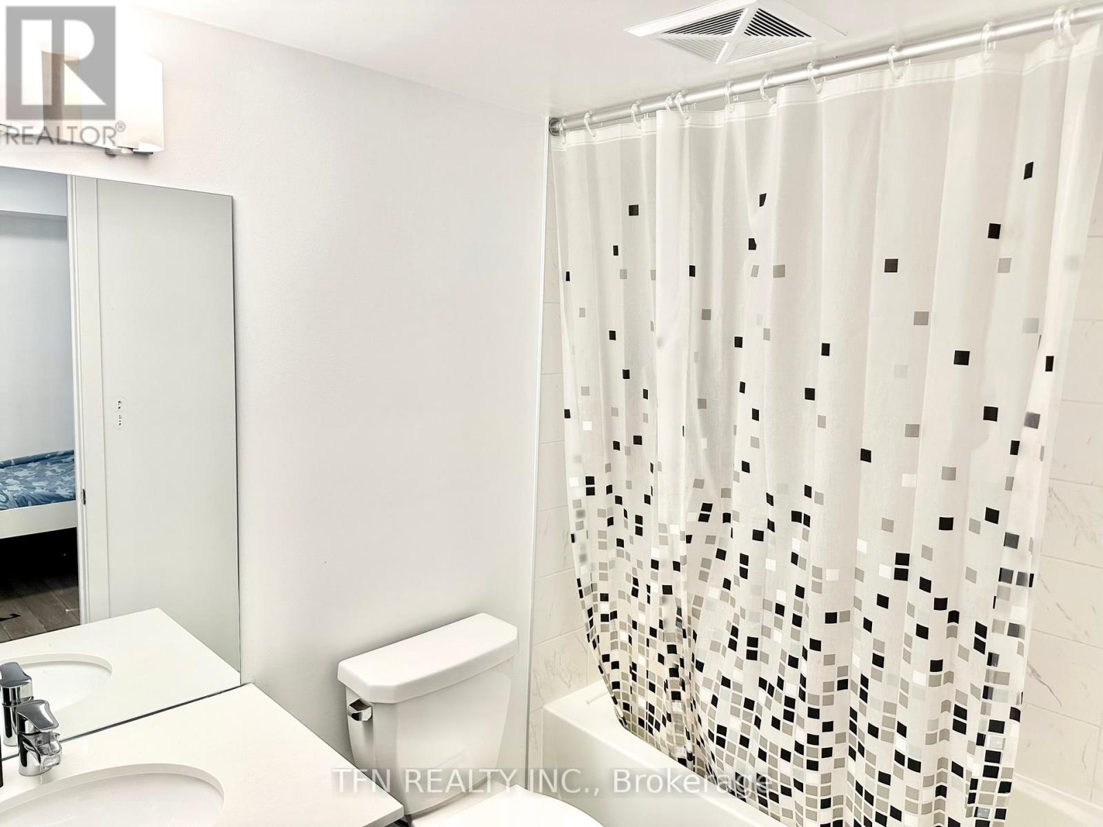 #219 -1480 BAYLY ST, #219