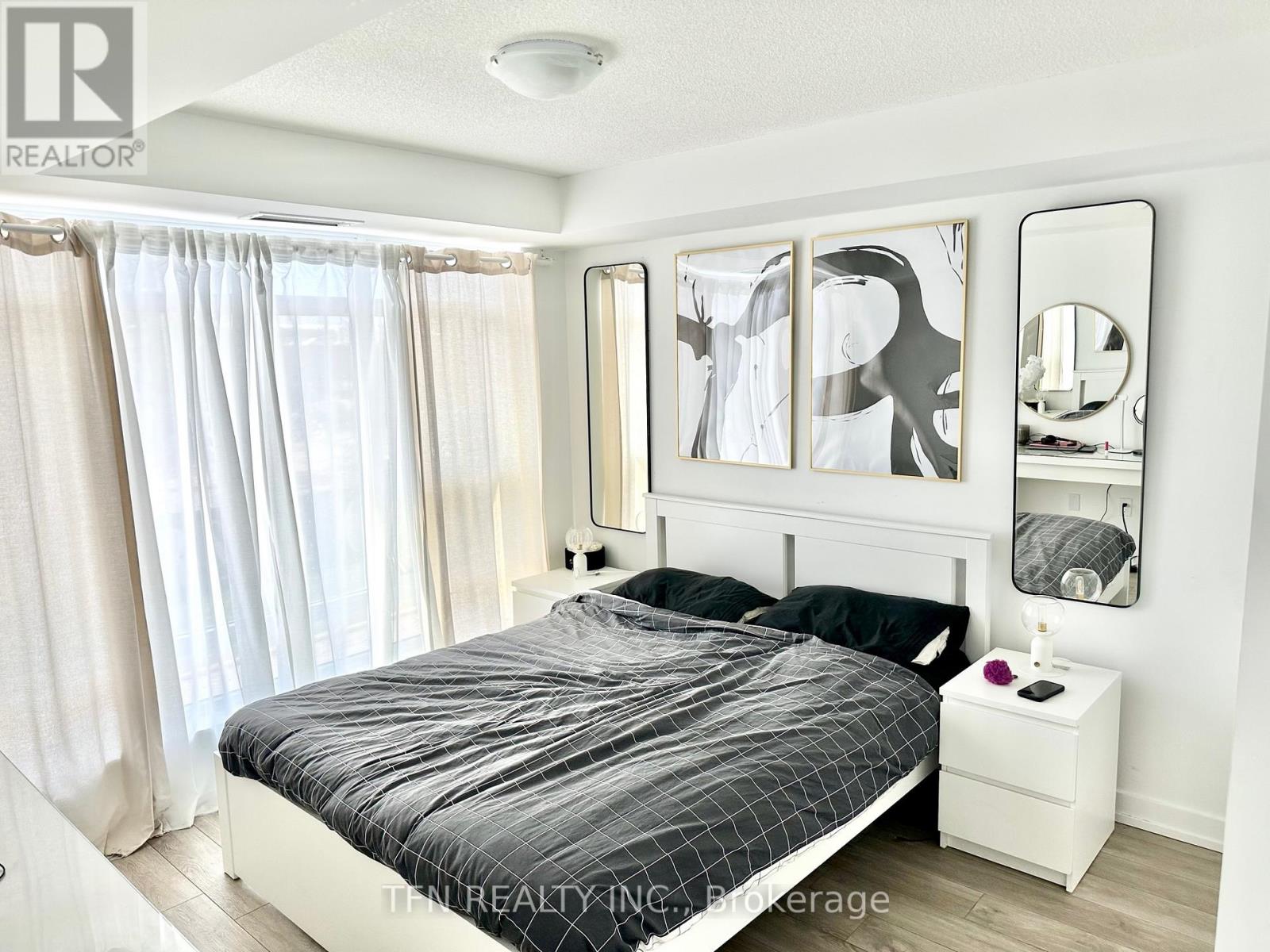 #219 -1480 BAYLY ST, #219