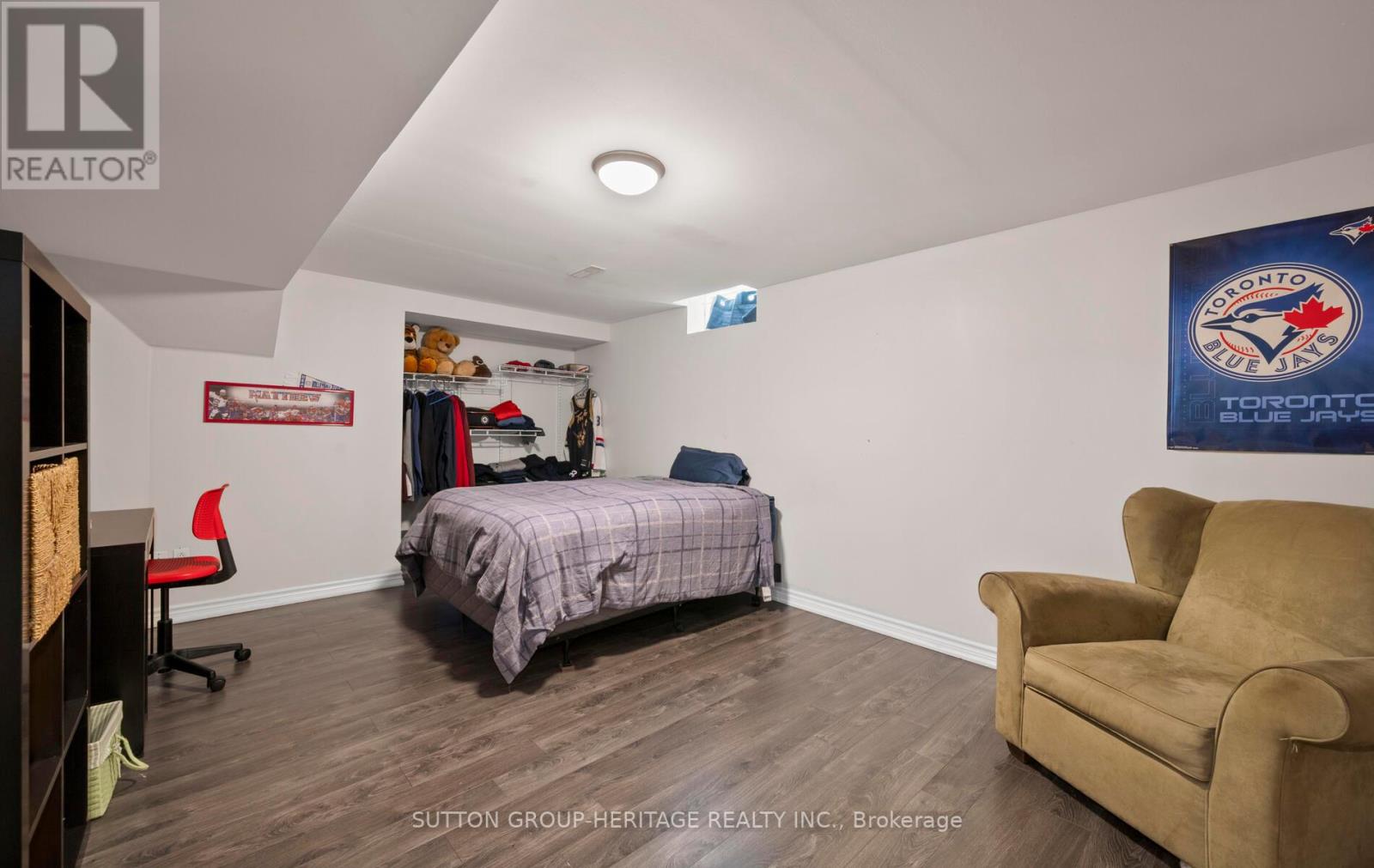 8 CLARIDGE CRES