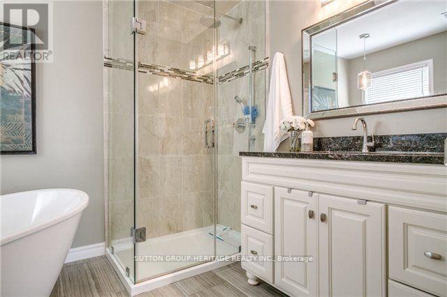 8 CLARIDGE CRES