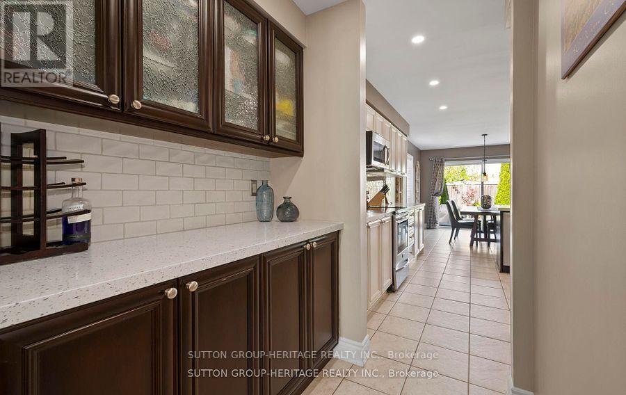 8 CLARIDGE CRES