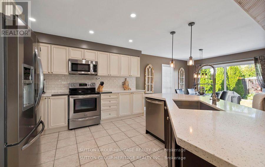 8 CLARIDGE CRES