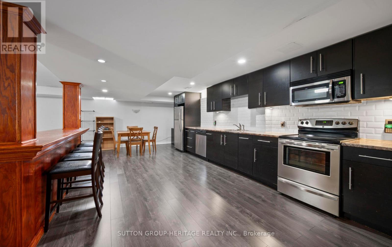 8 CLARIDGE CRES