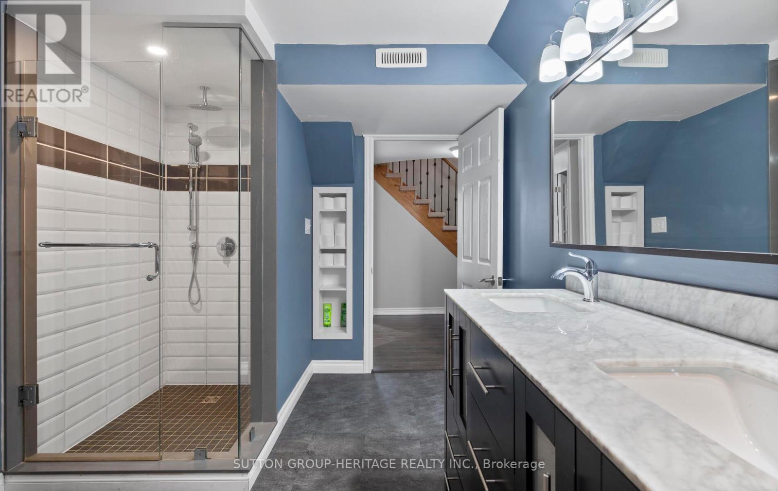 8 CLARIDGE CRES