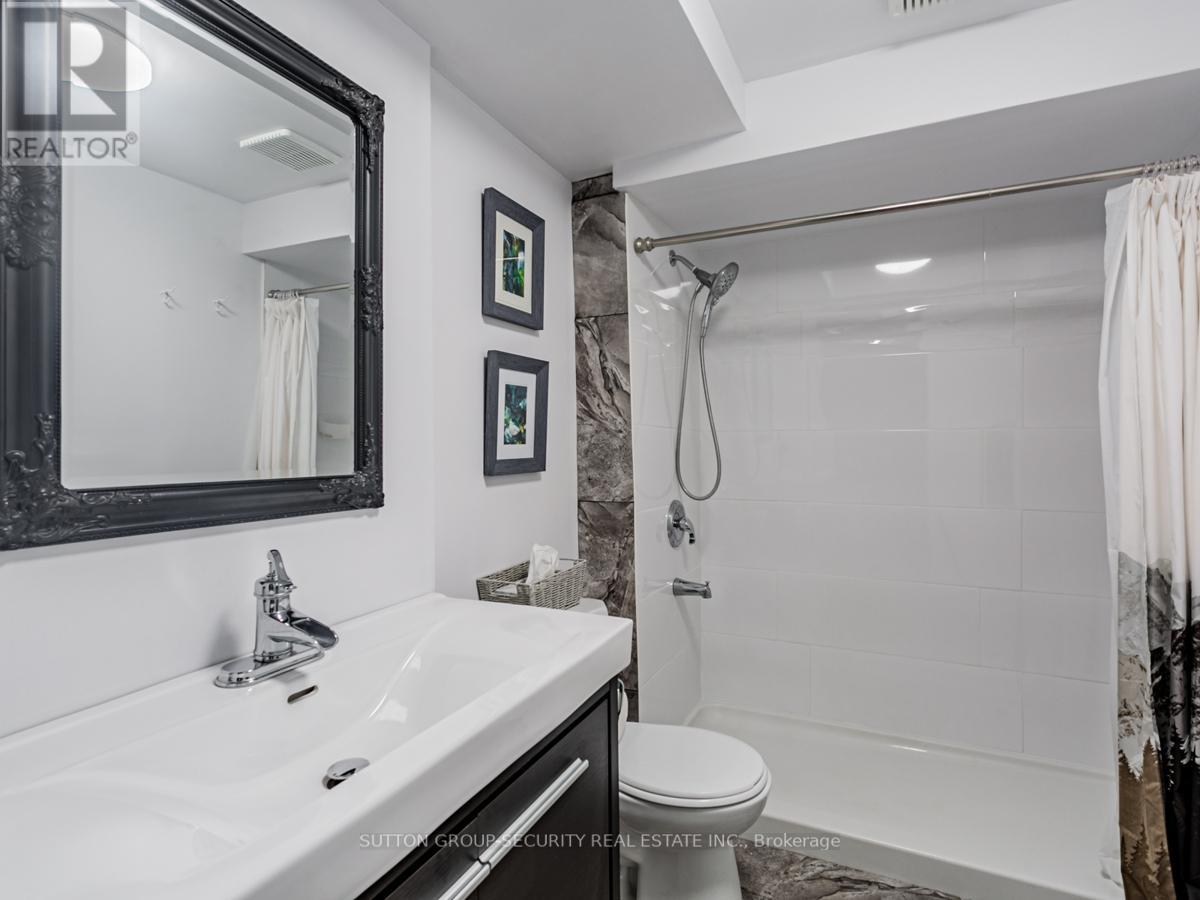 8 PINESTONE CRT