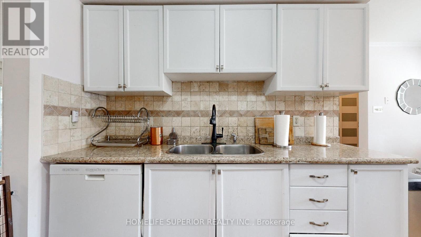 #2 -1640 NICHOL AVE