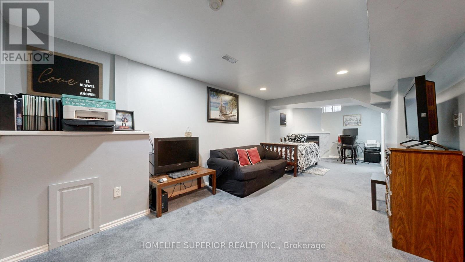 #2 -1640 NICHOL AVE