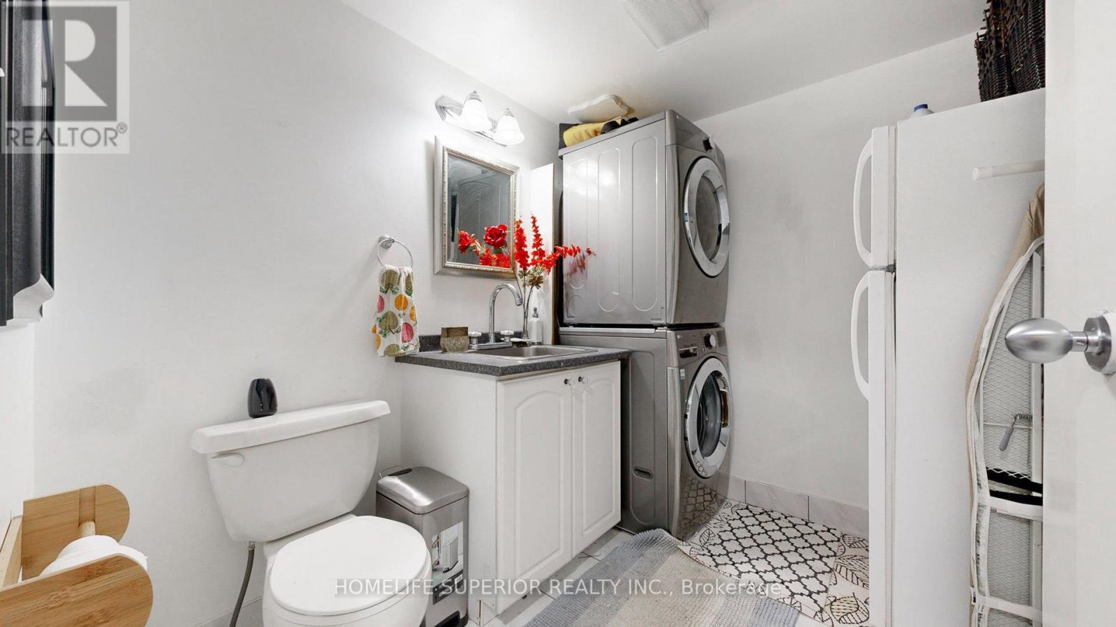 #2 -1640 NICHOL AVE