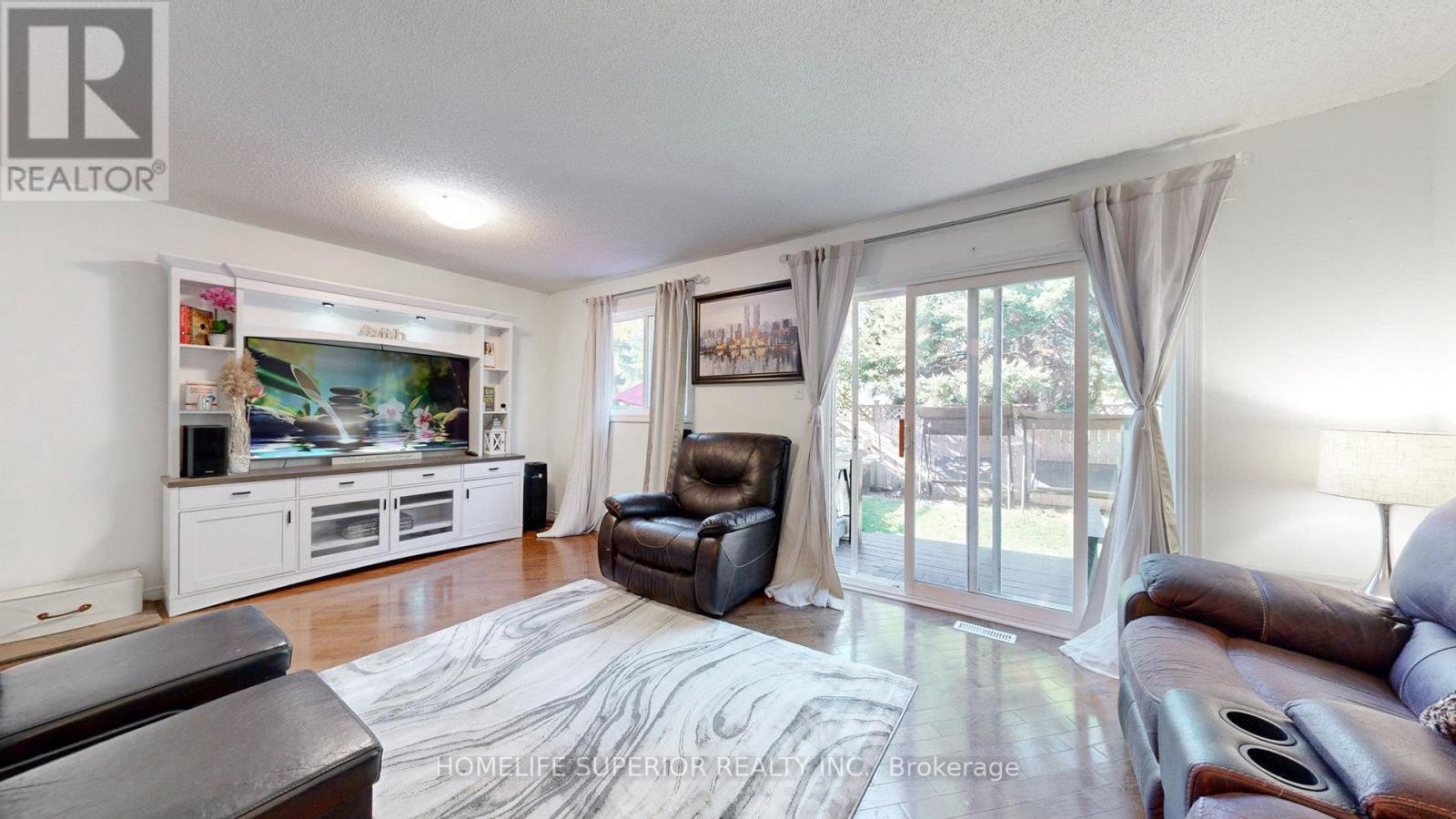 #2 -1640 NICHOL AVE