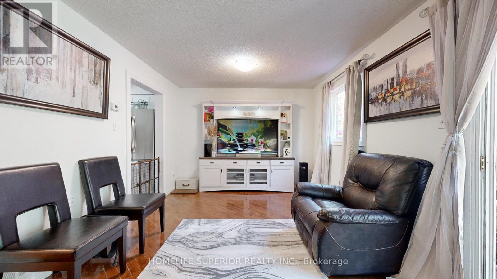 #2 -1640 NICHOL AVE