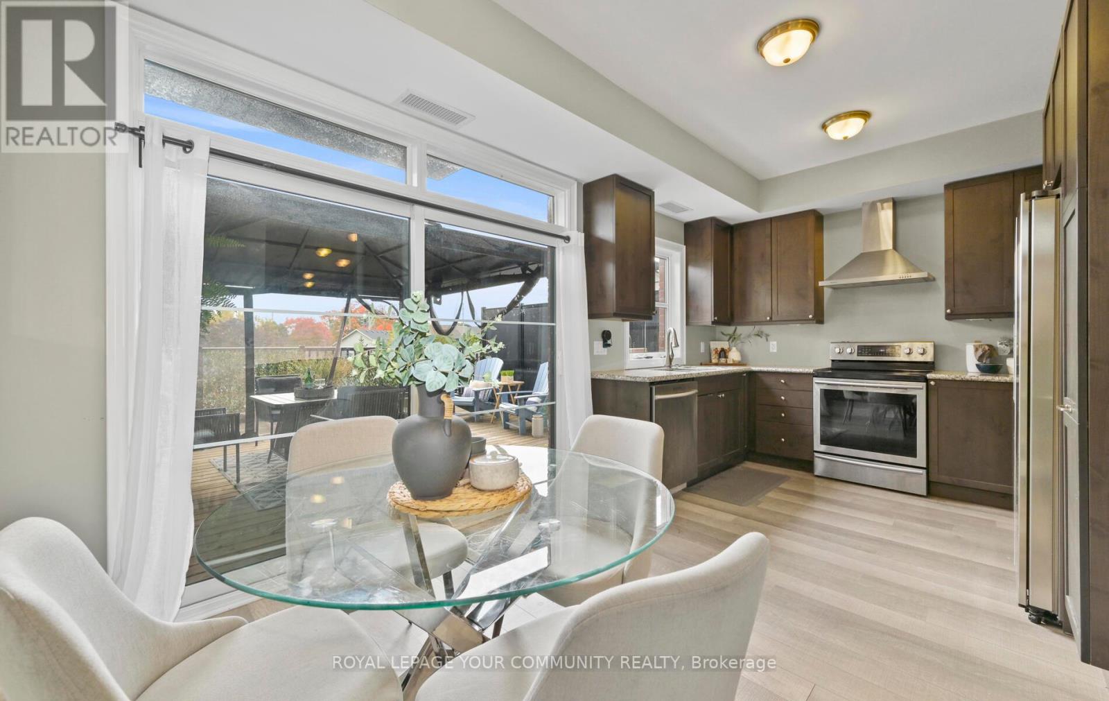 #205 -17 BALDWIN ST N, #205