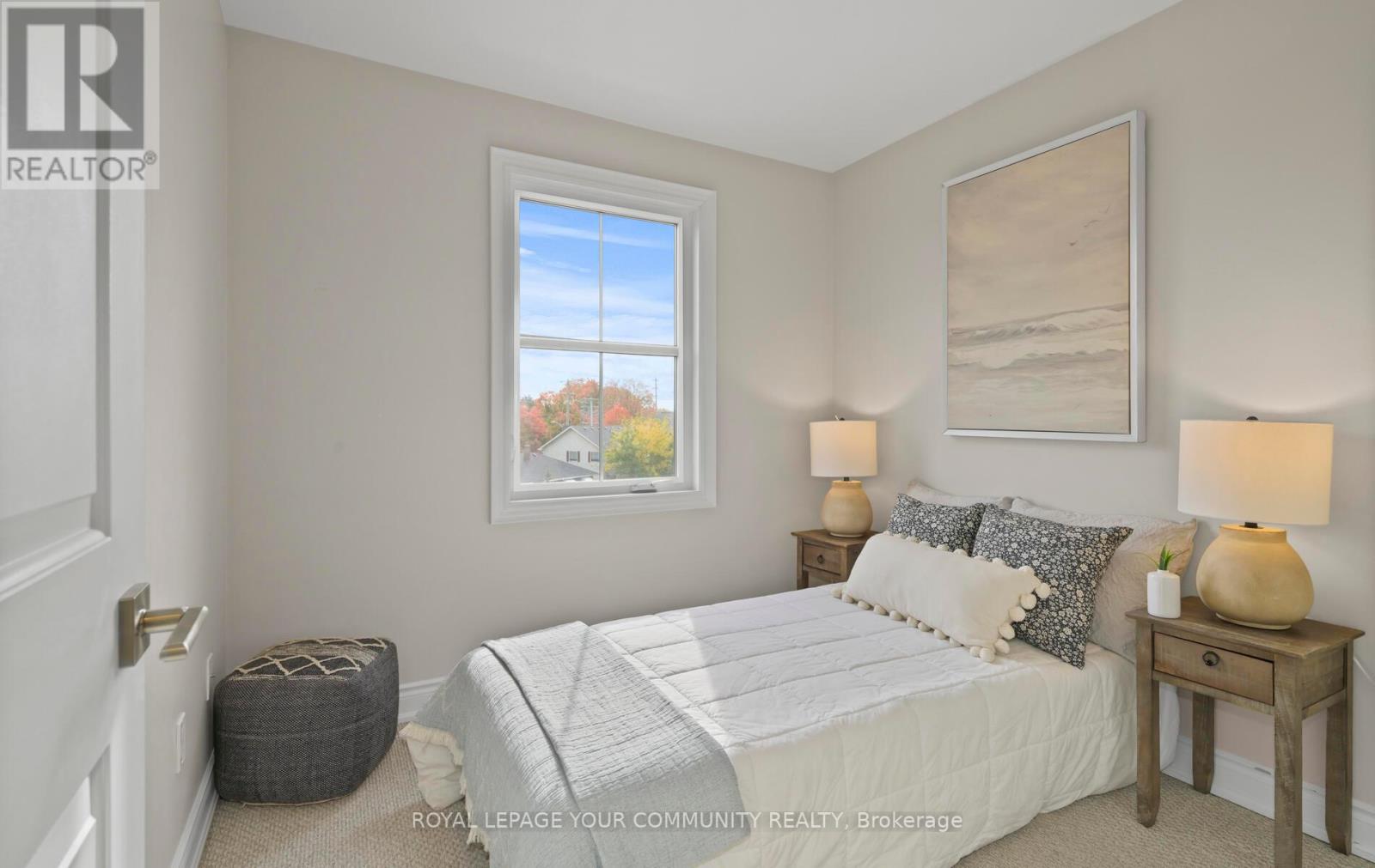 #205 -17 BALDWIN ST N, #205