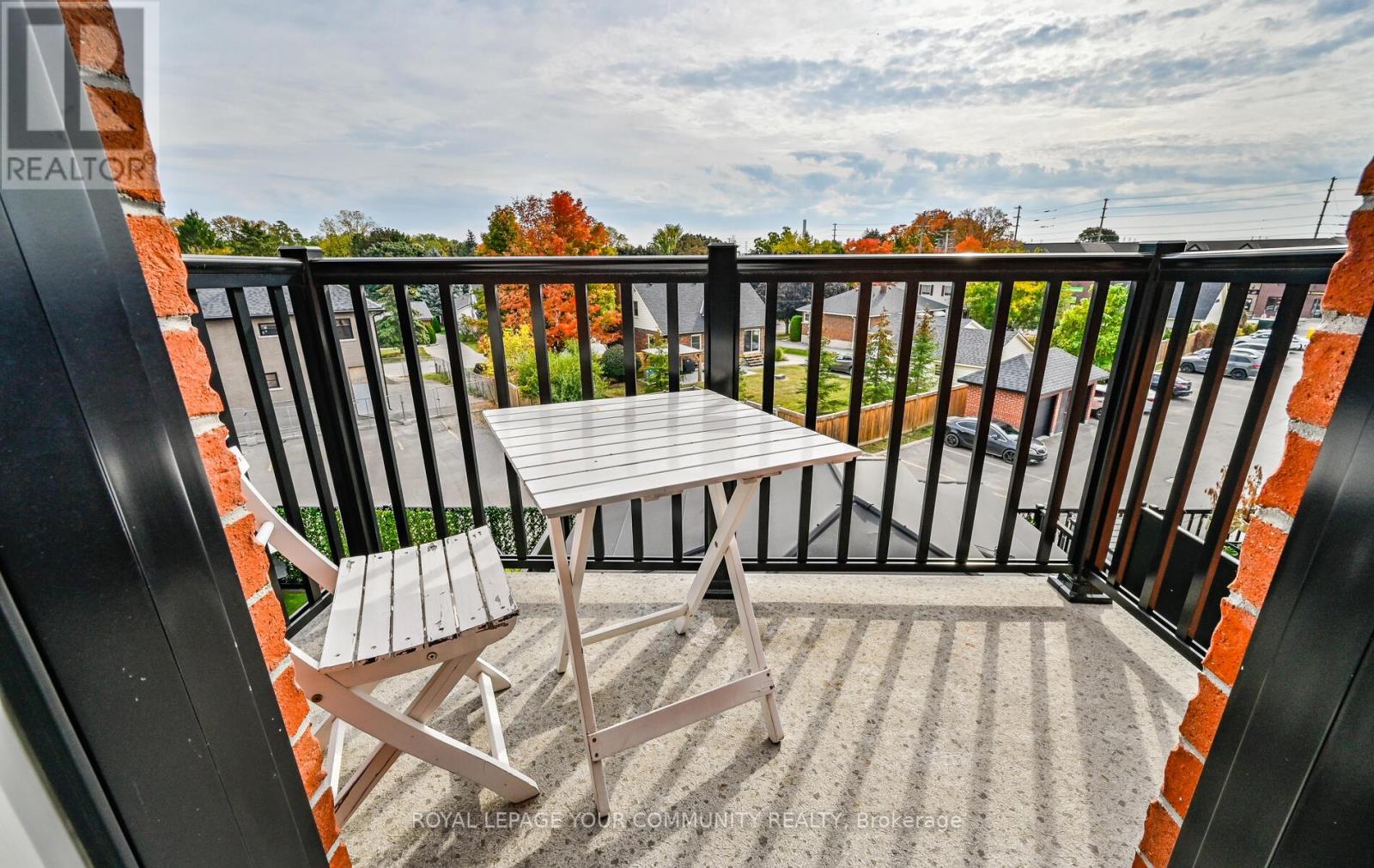 #205 -17 BALDWIN ST N, #205