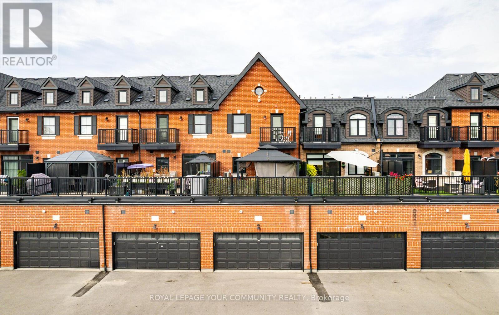 #205 -17 BALDWIN ST N, #205