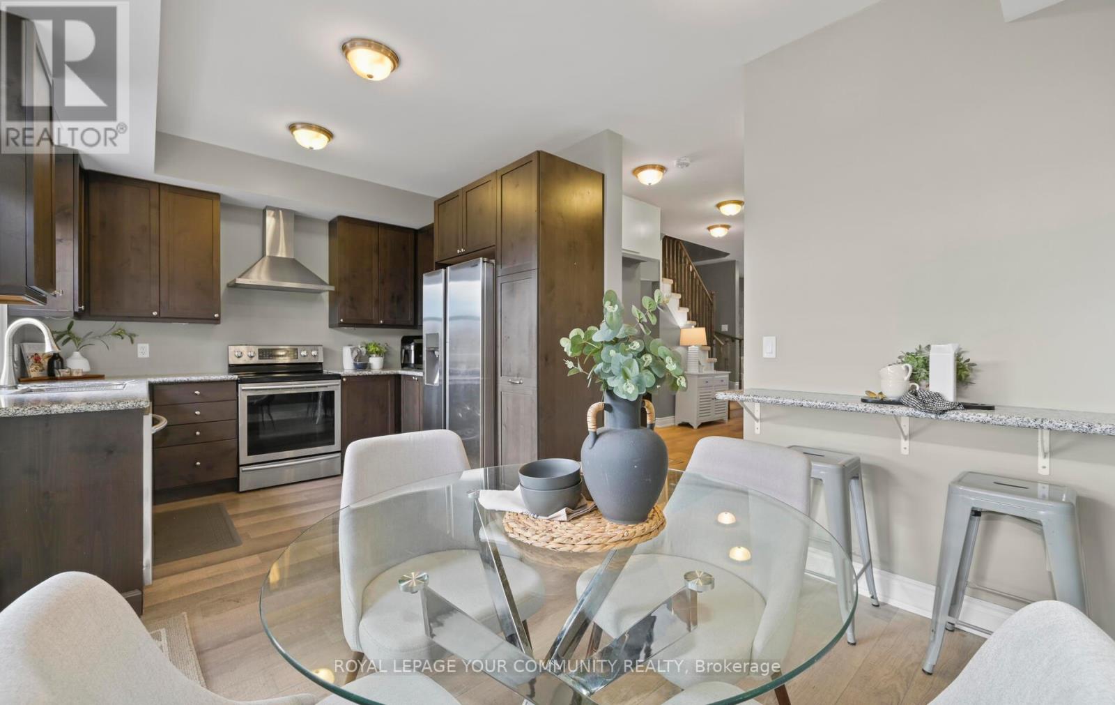 #205 -17 BALDWIN ST N, #205