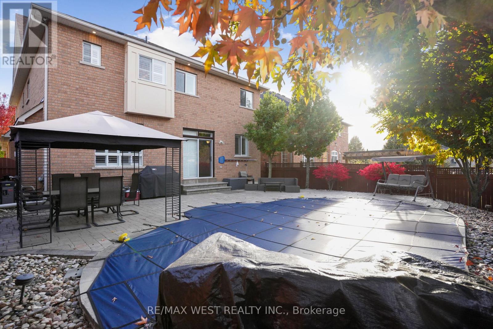 32 VINEYARD AVE