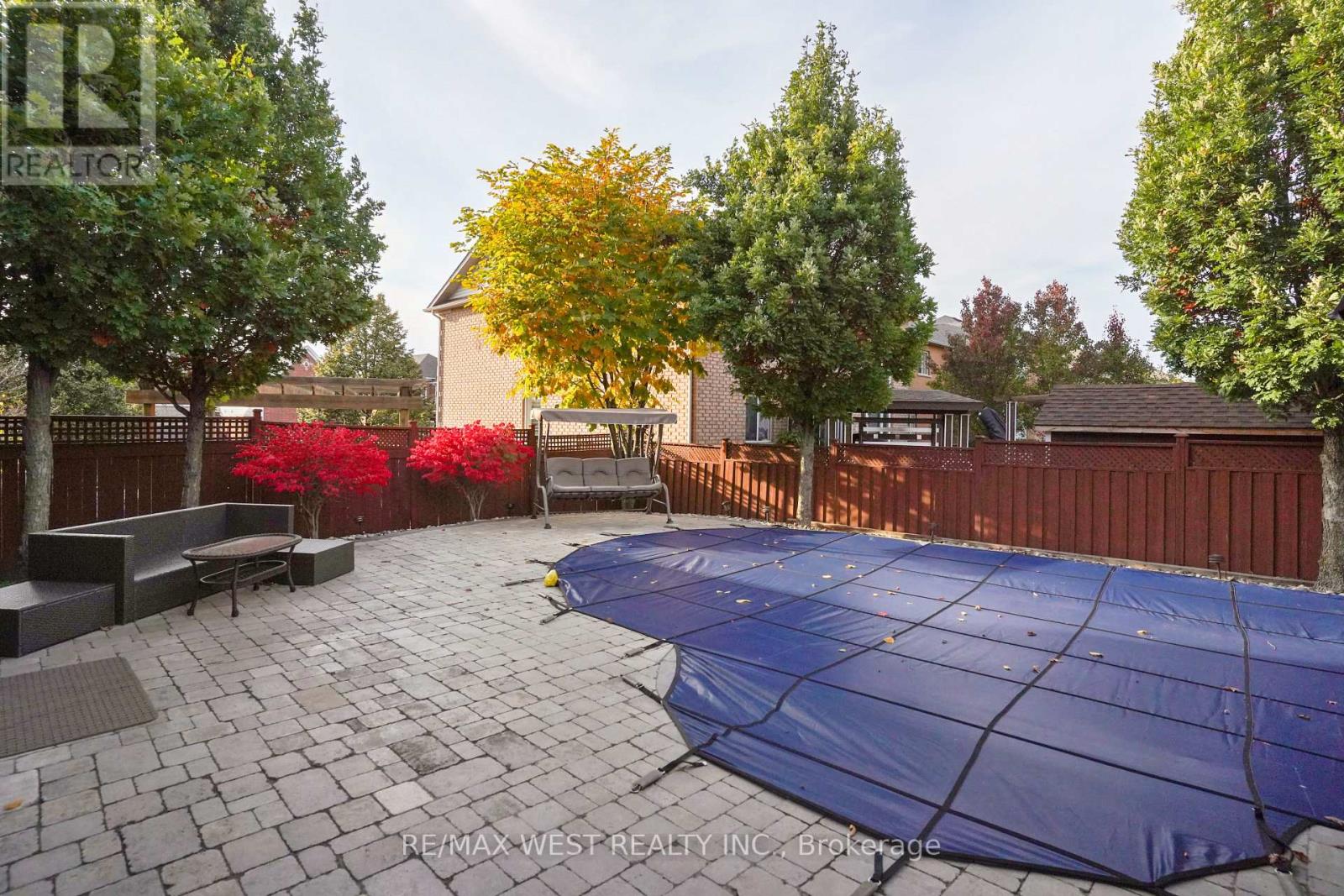 32 VINEYARD AVE
