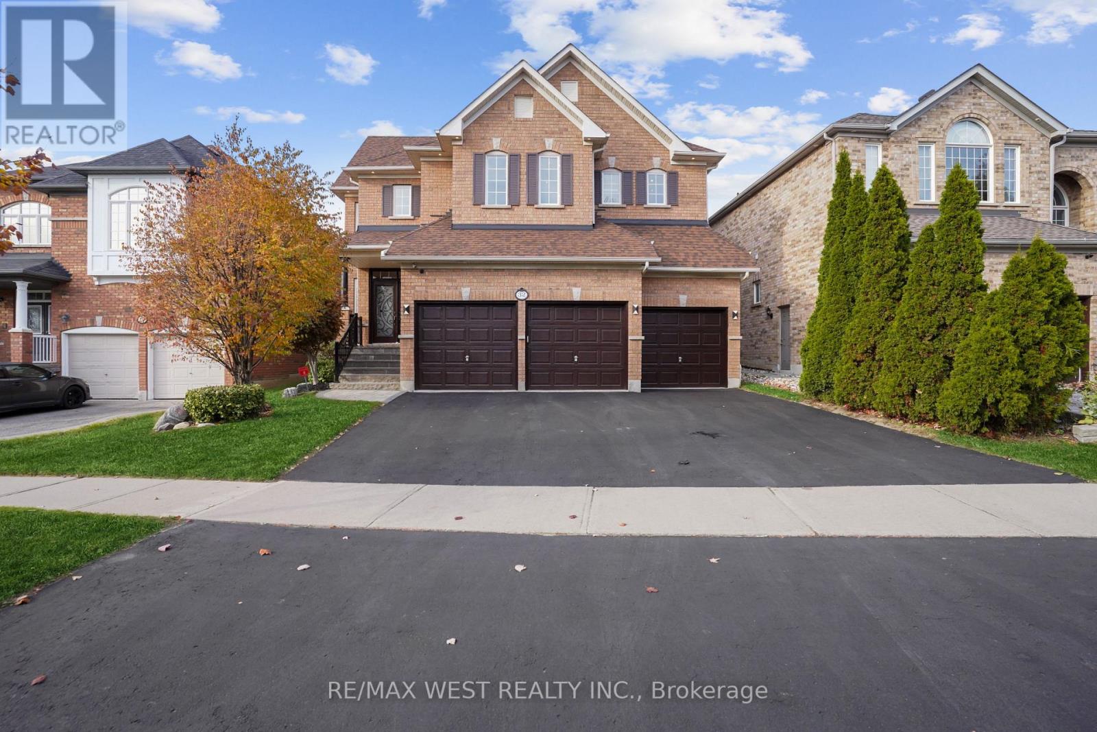 32 VINEYARD AVE