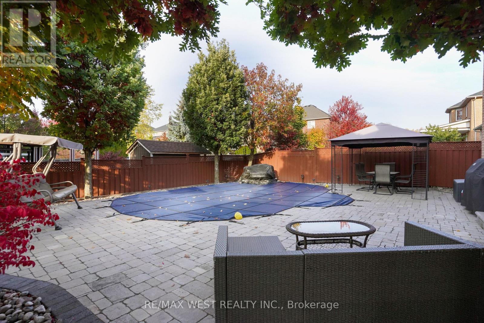32 VINEYARD AVE